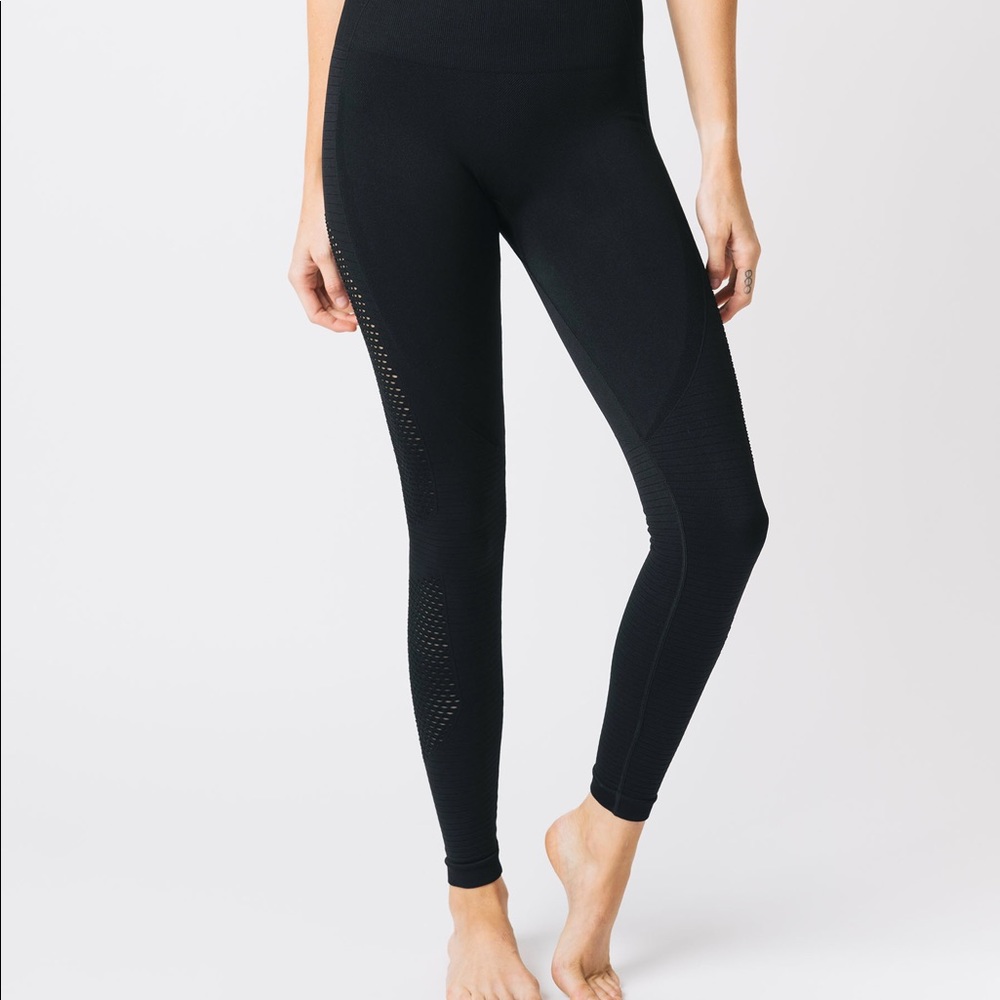 Black Performance Hi-Rise 7/8 24” leggings